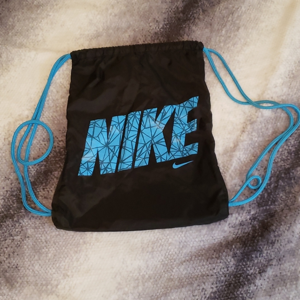 🟡 🎁 Nike Bag